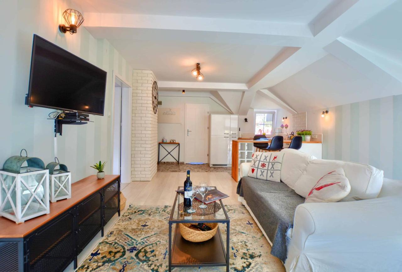 Beztroski Apartment *